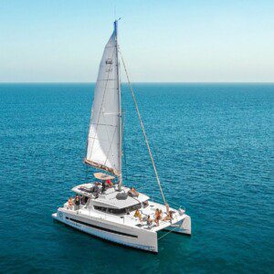 EXCLUSIVE PRIVATE BOAT 1 - 12 PERSONS